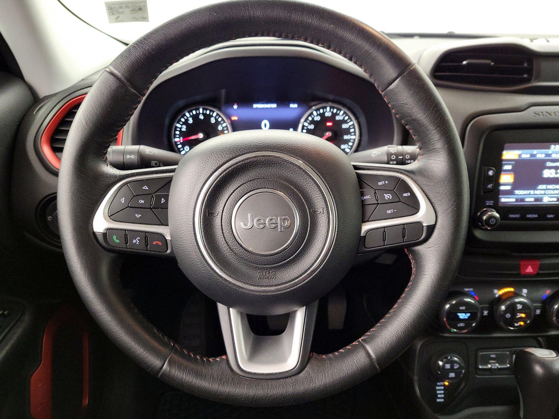 Thumbnail: 2016 Jeep Renegade - 10