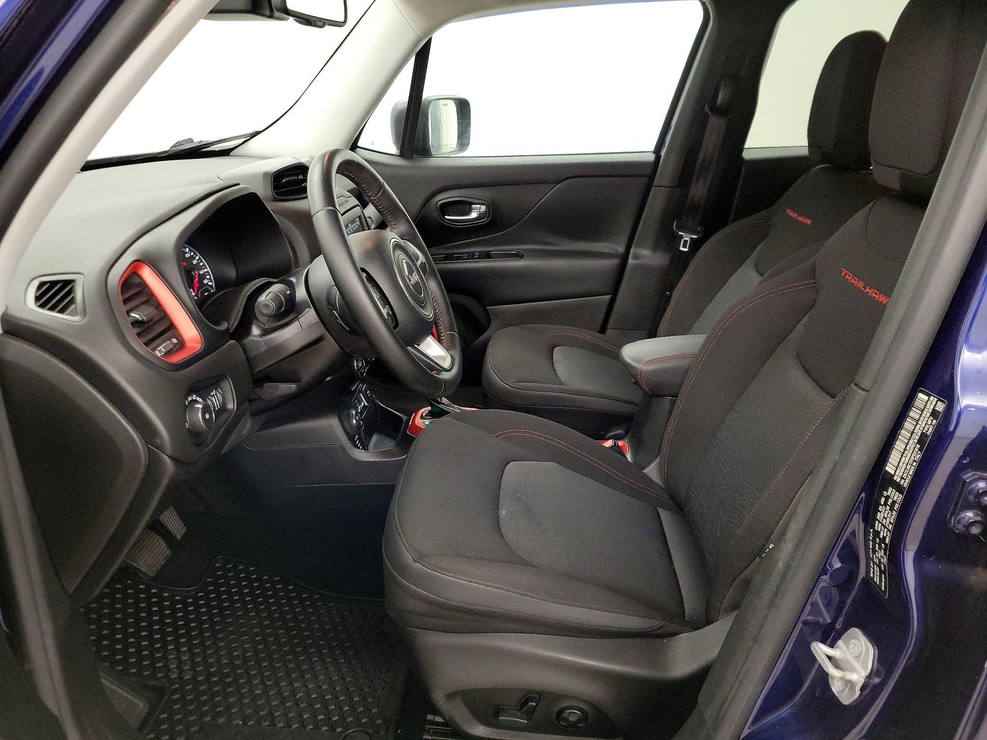 Thumbnail: 2016 Jeep Renegade - 11