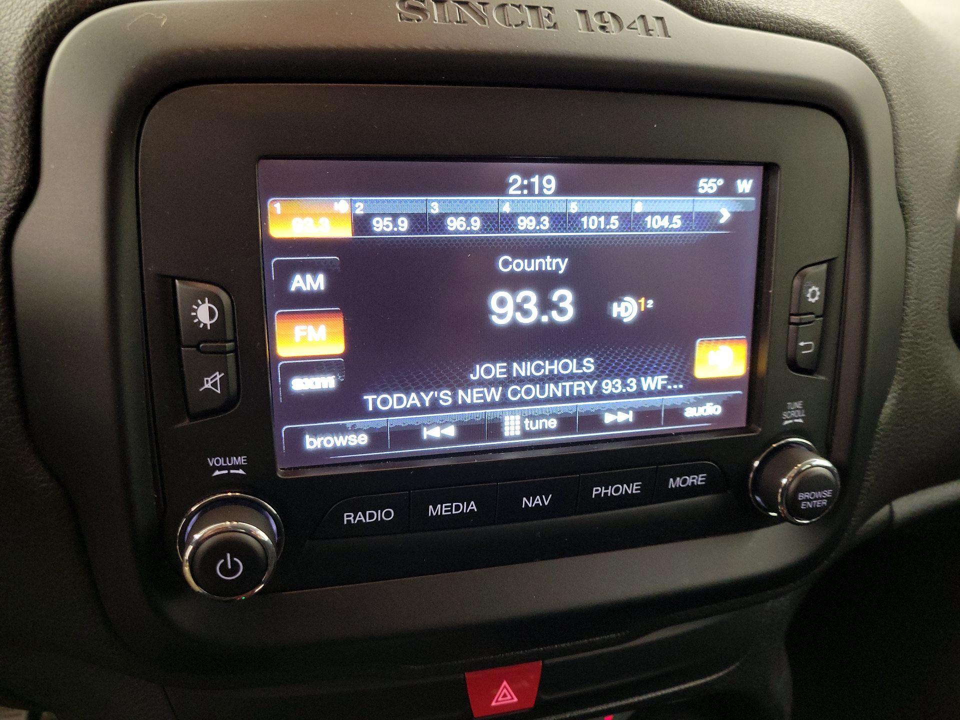 Thumbnail: 2016 Jeep Renegade - 16