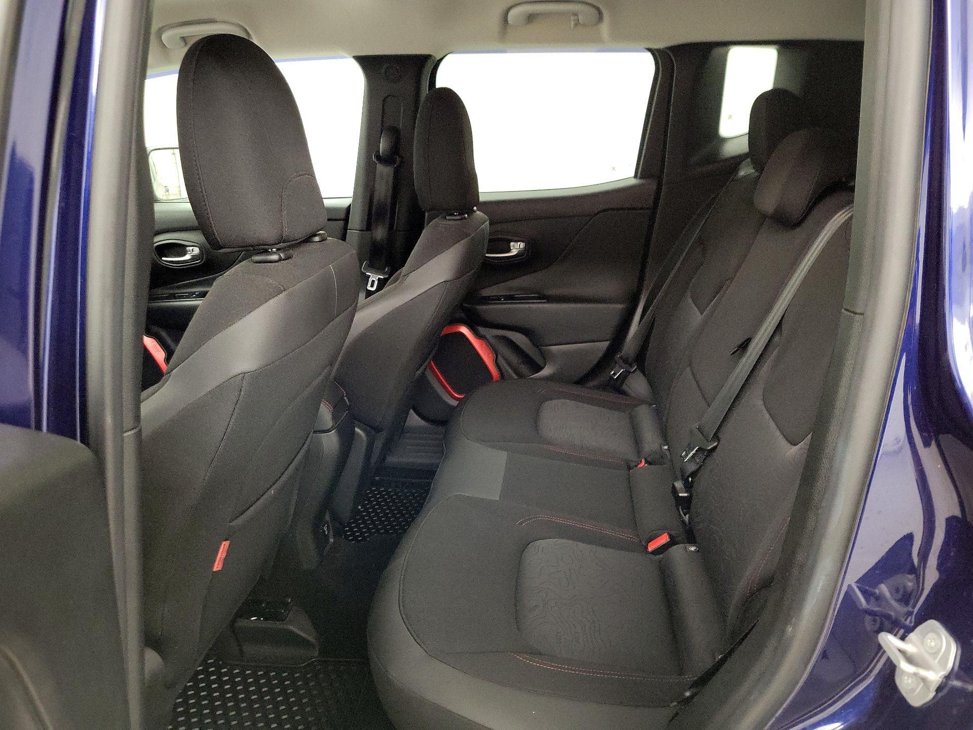 Thumbnail: 2016 Jeep Renegade - 20