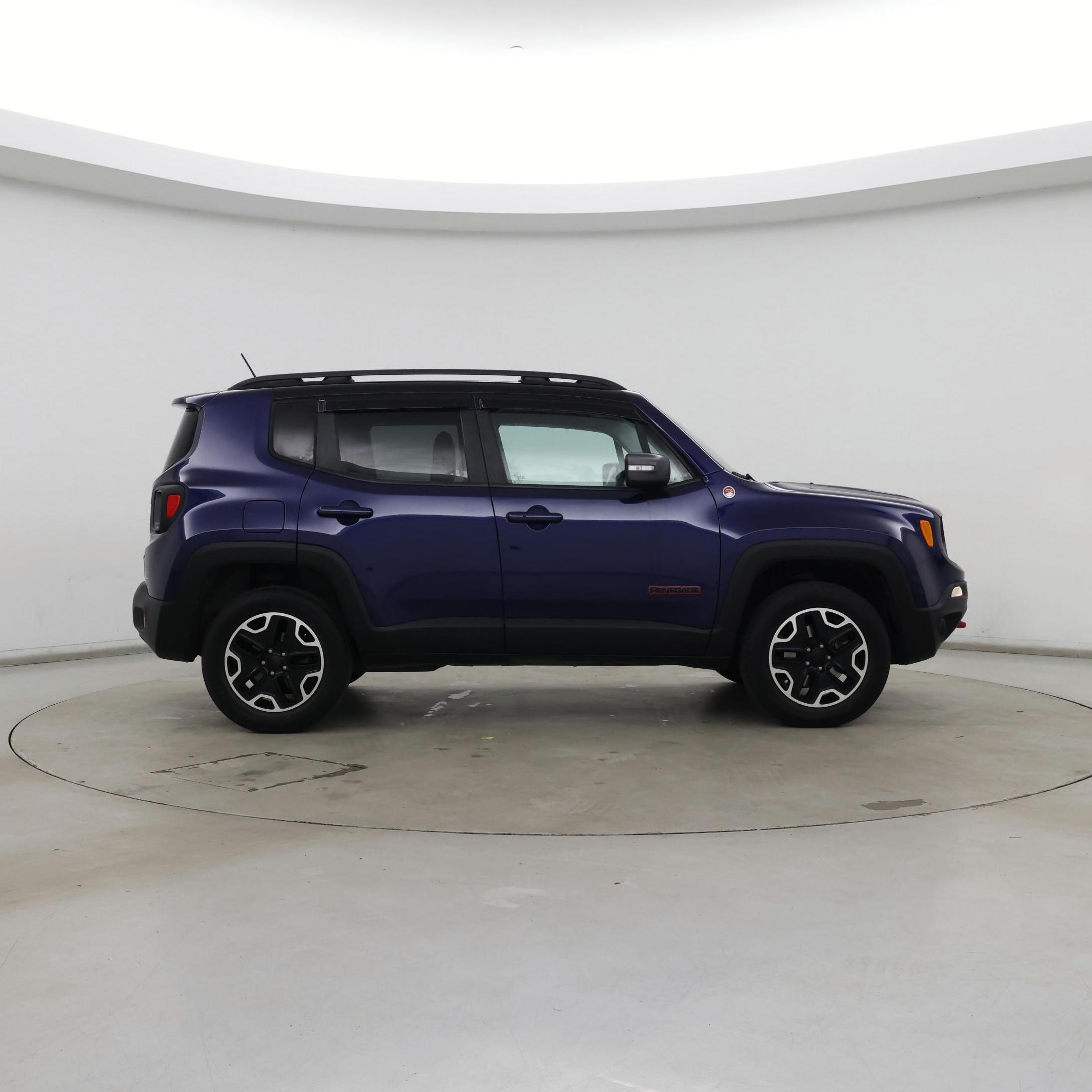 Thumbnail: 2016 Jeep Renegade - 7