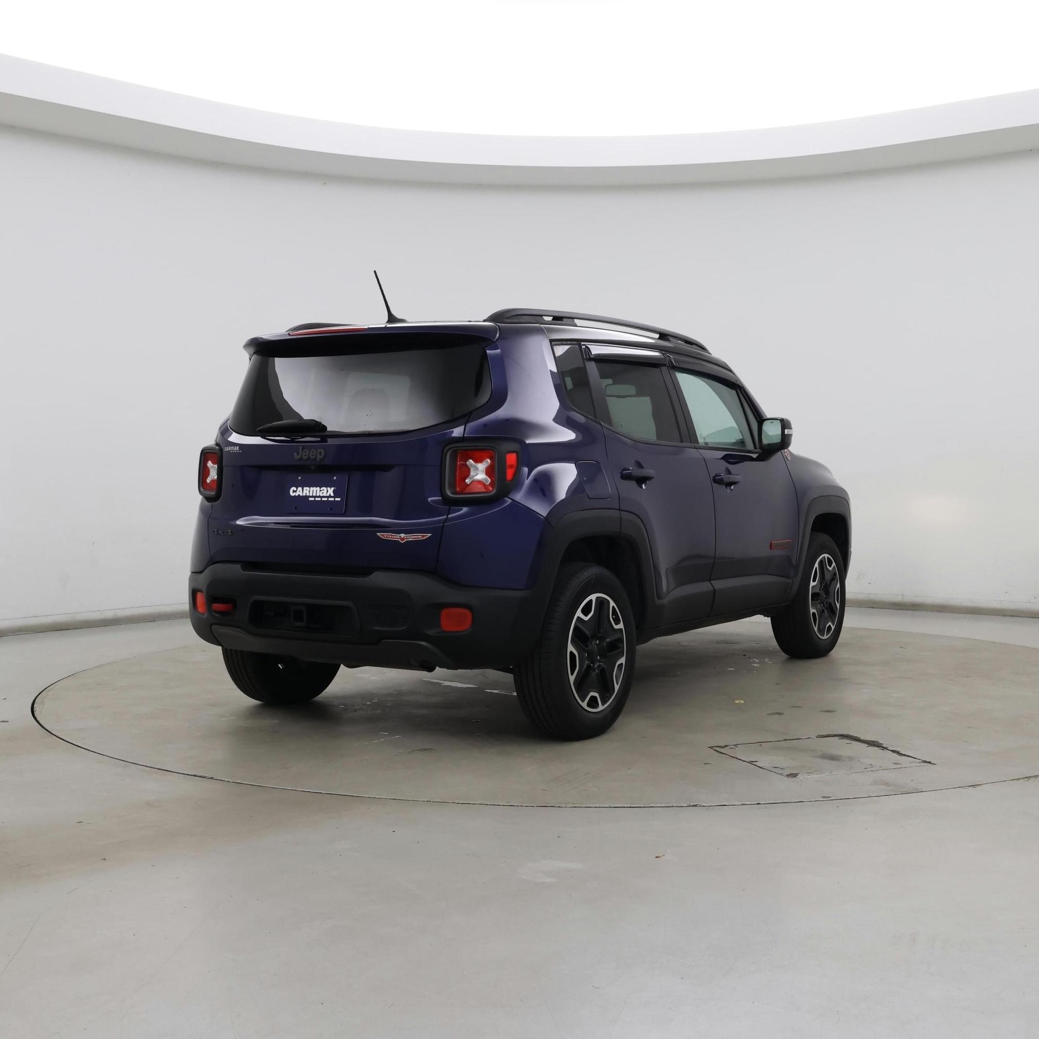 Thumbnail: 2016 Jeep Renegade - 8