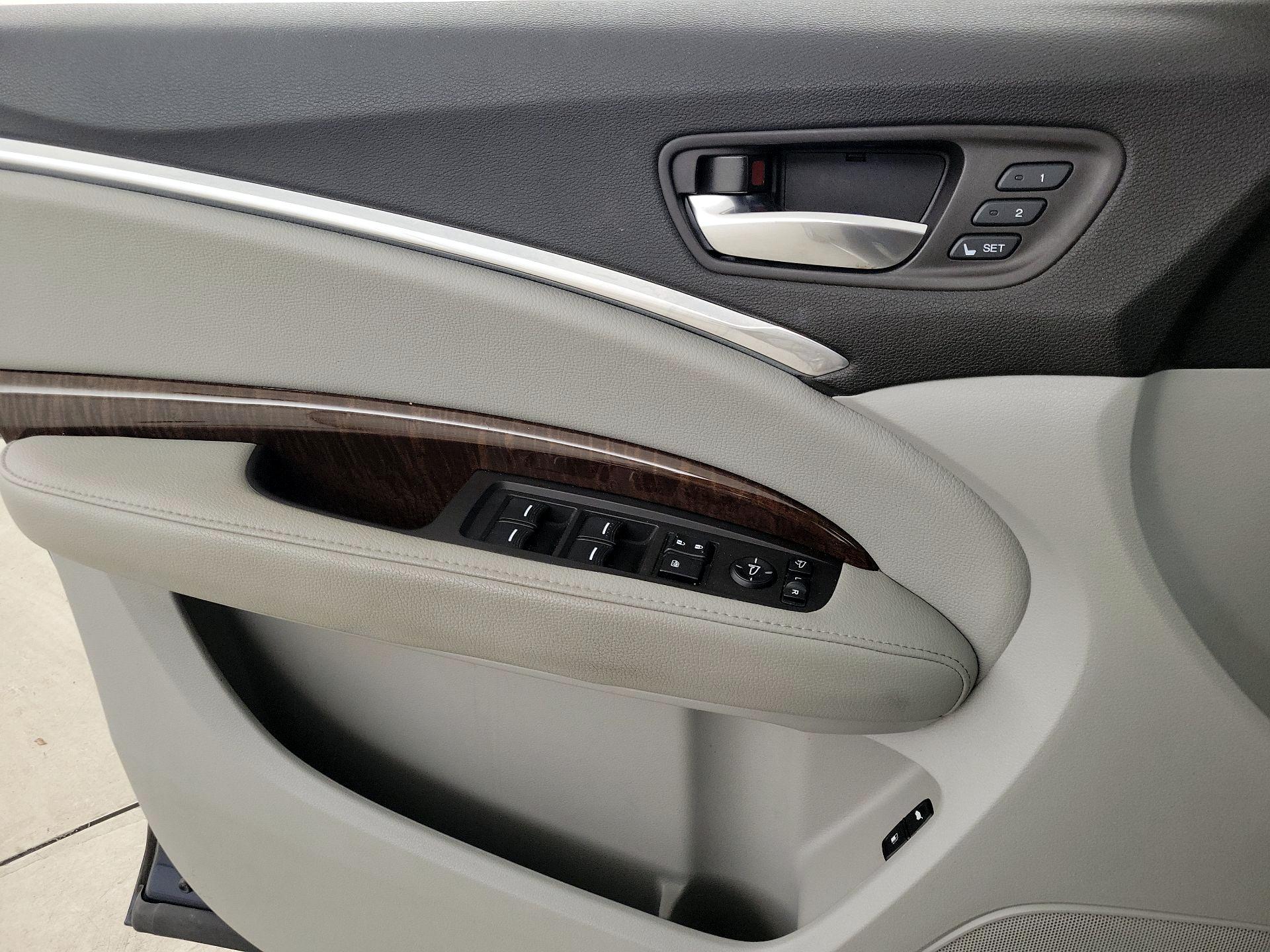 Thumbnail: 2017 Acura MDX - 12