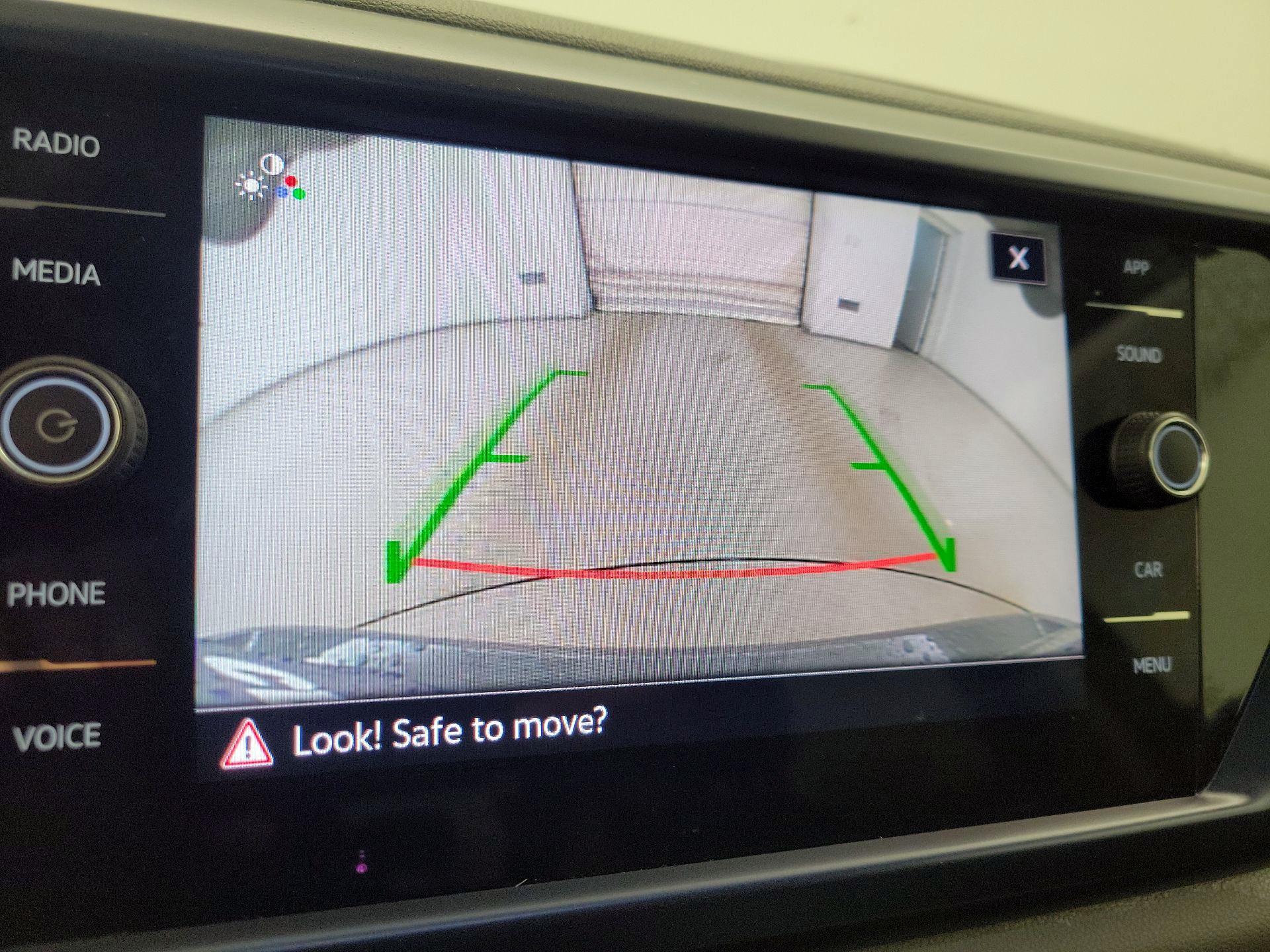 Thumbnail: 2022 Volkswagen Taos - 14