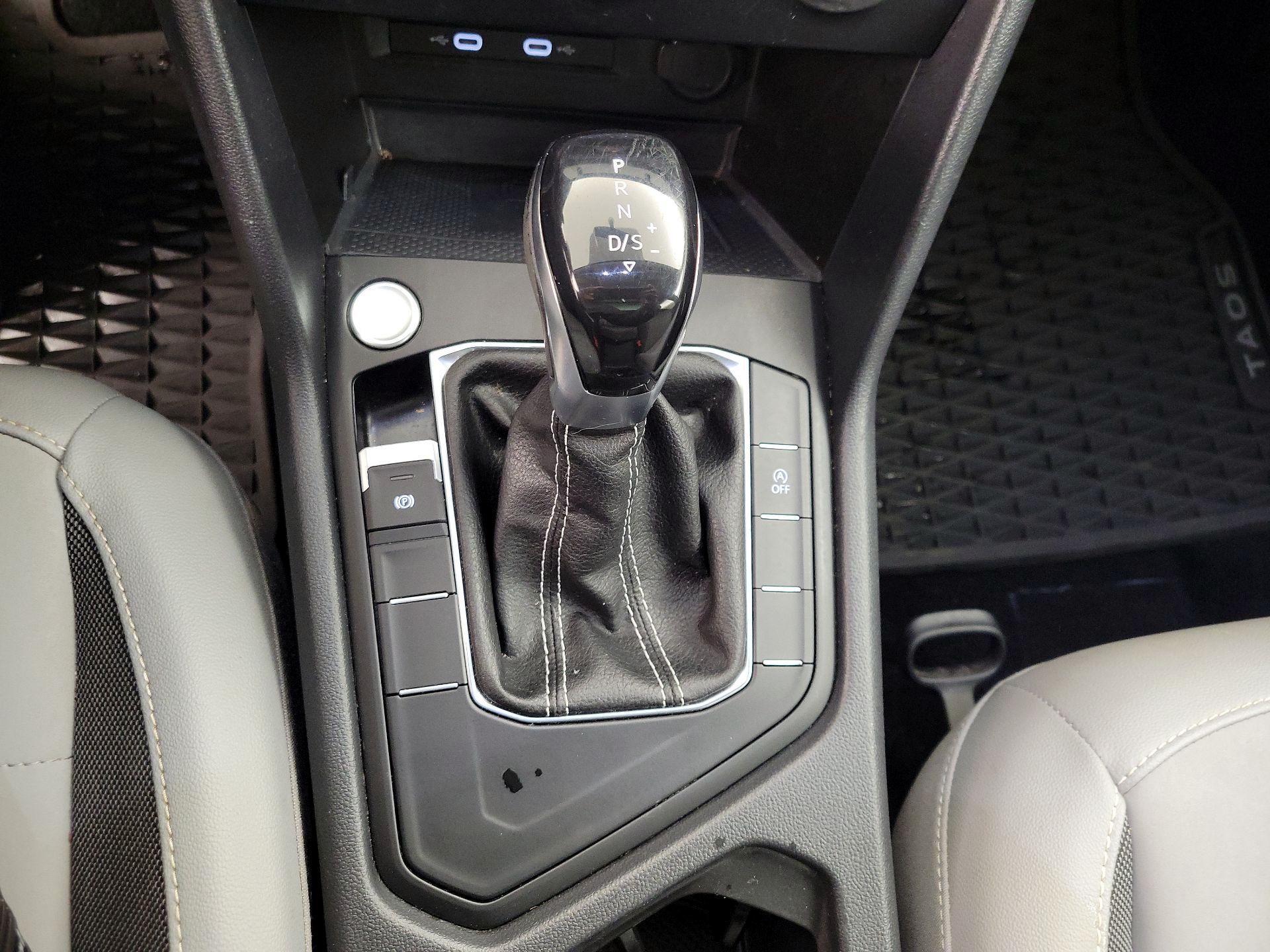 Thumbnail: 2022 Volkswagen Taos - 17