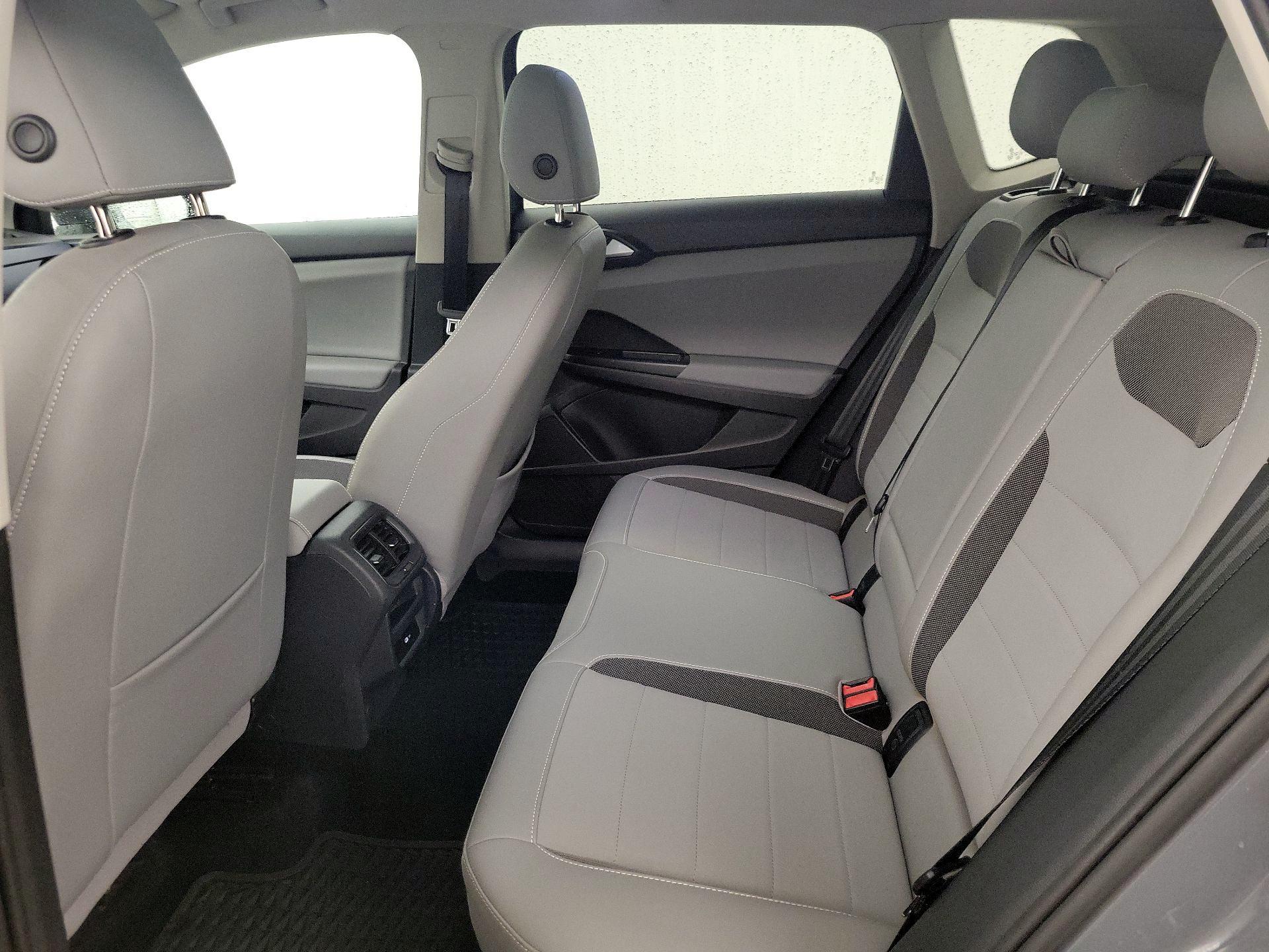 Thumbnail: 2022 Volkswagen Taos - 20