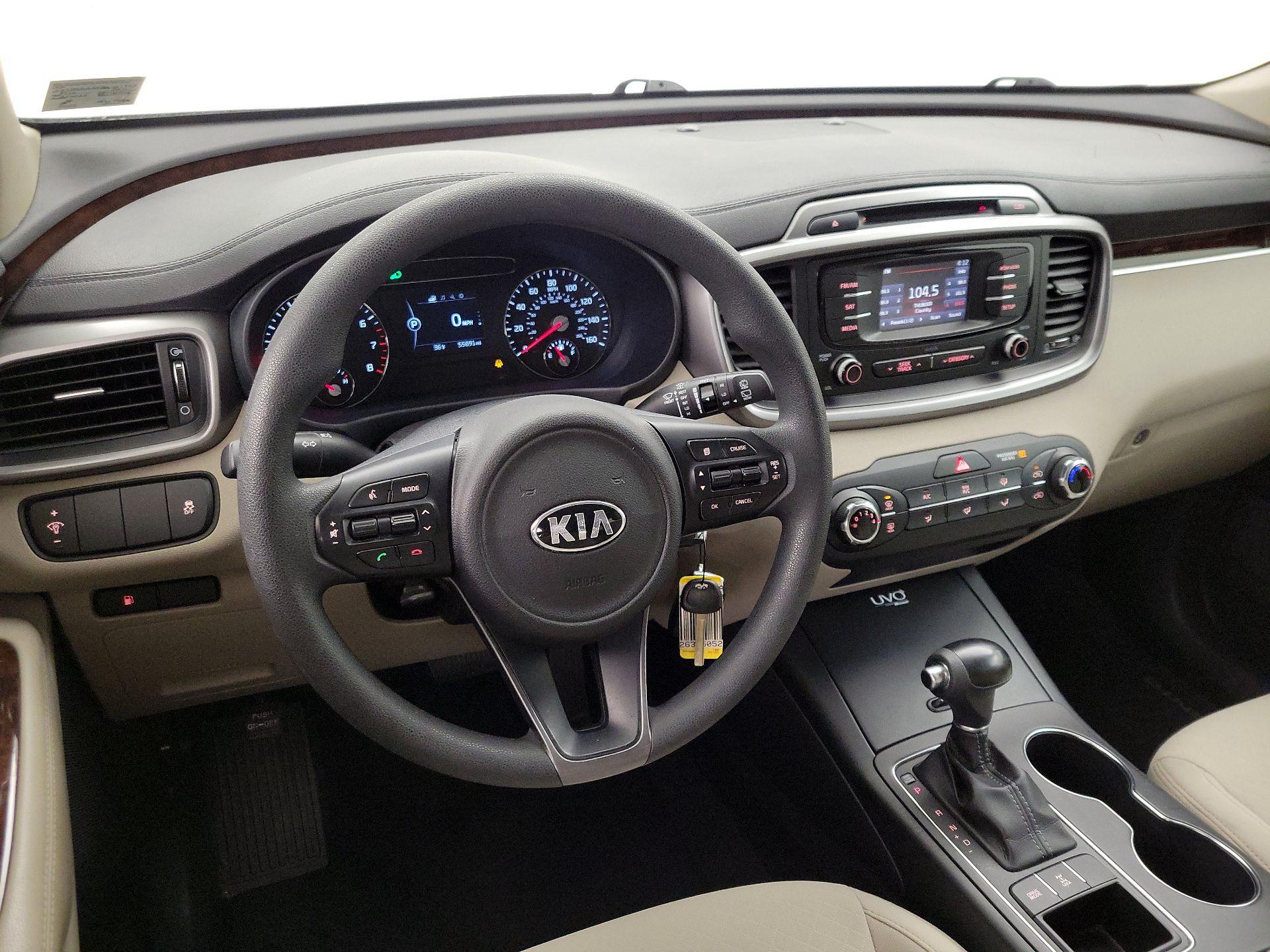 Thumbnail: 2016 Kia Sorento - 9