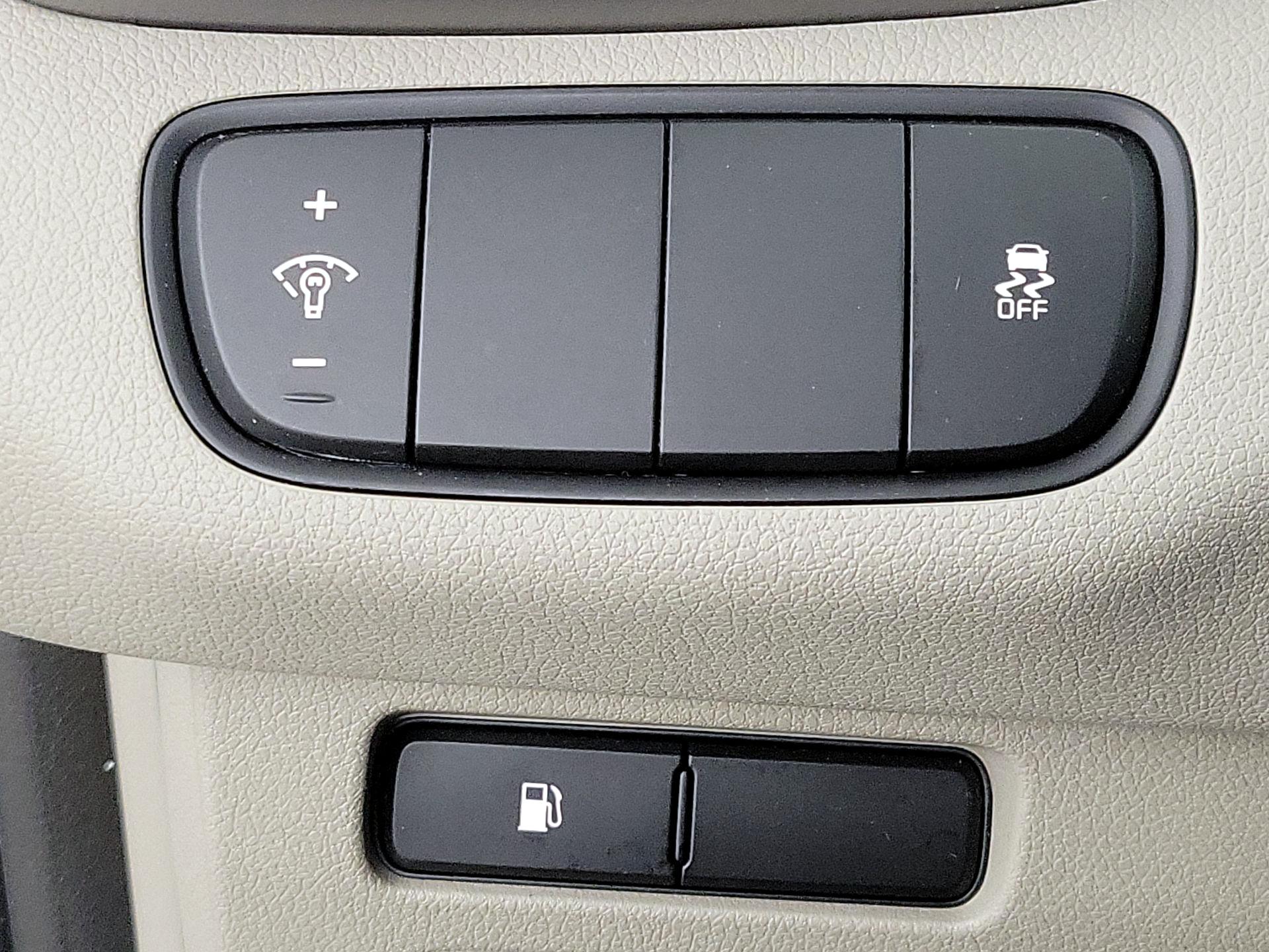 Thumbnail: 2016 Kia Sorento - 13