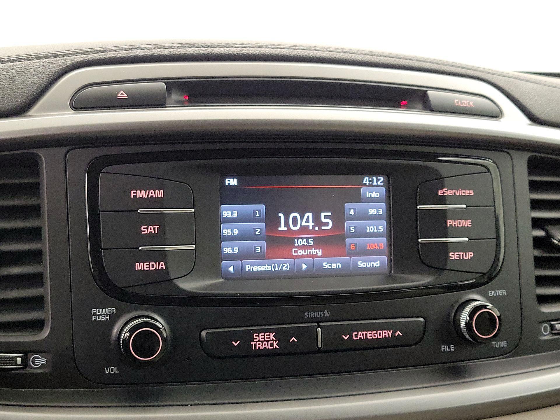 Thumbnail: 2016 Kia Sorento - 15