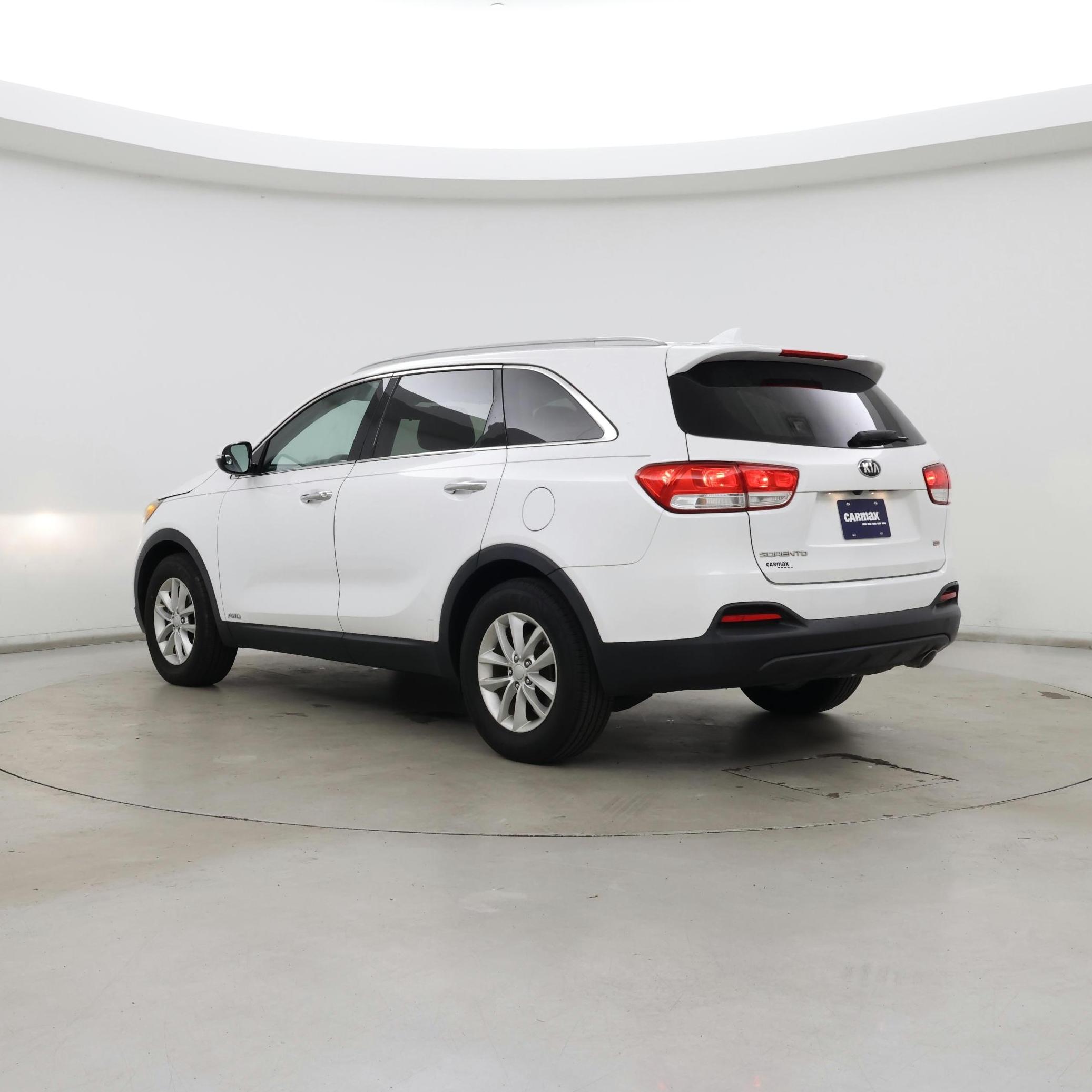 Thumbnail: 2016 Kia Sorento - 2