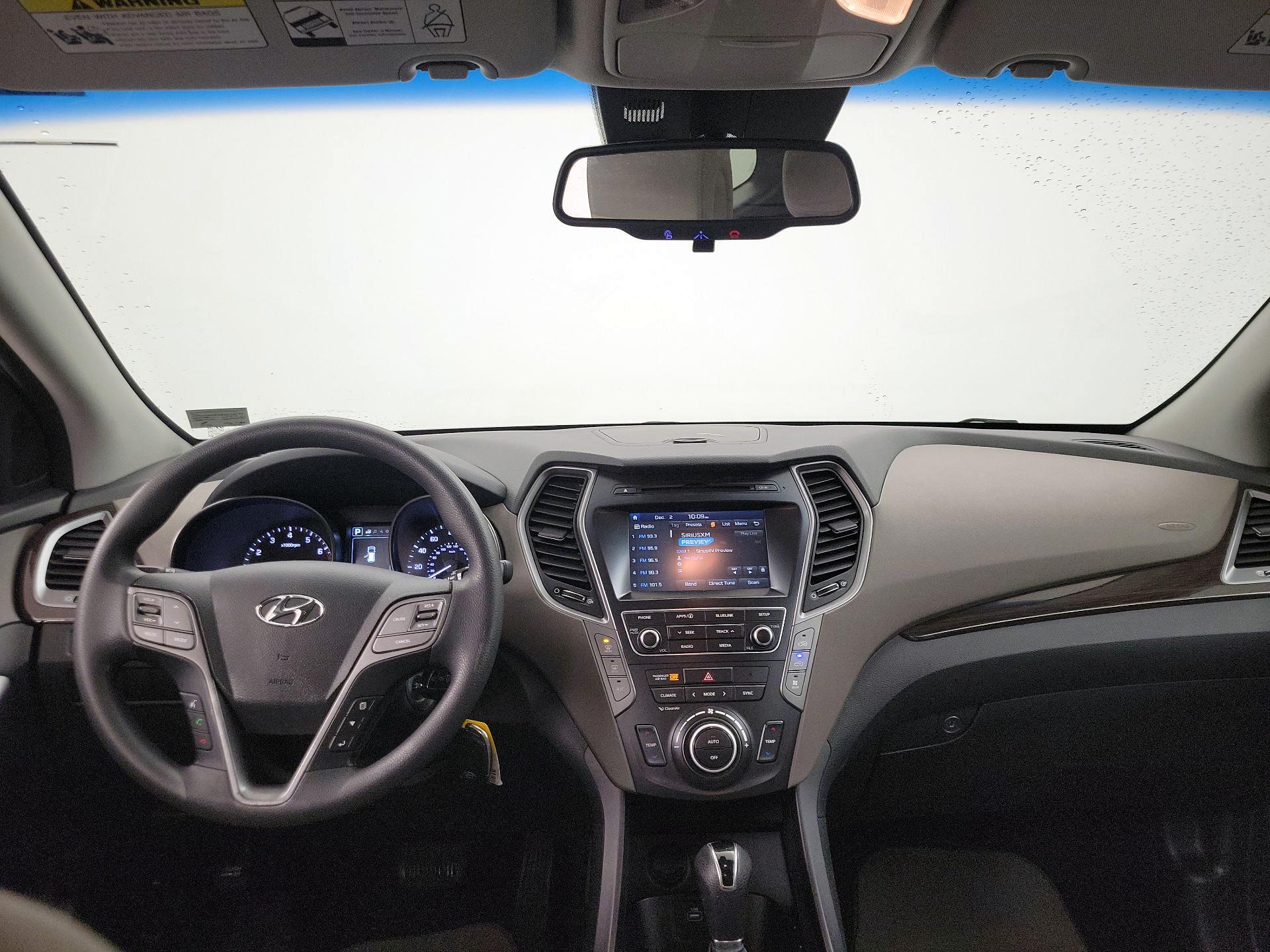 Thumbnail: 2017 Hyundai Santa Fe - 9