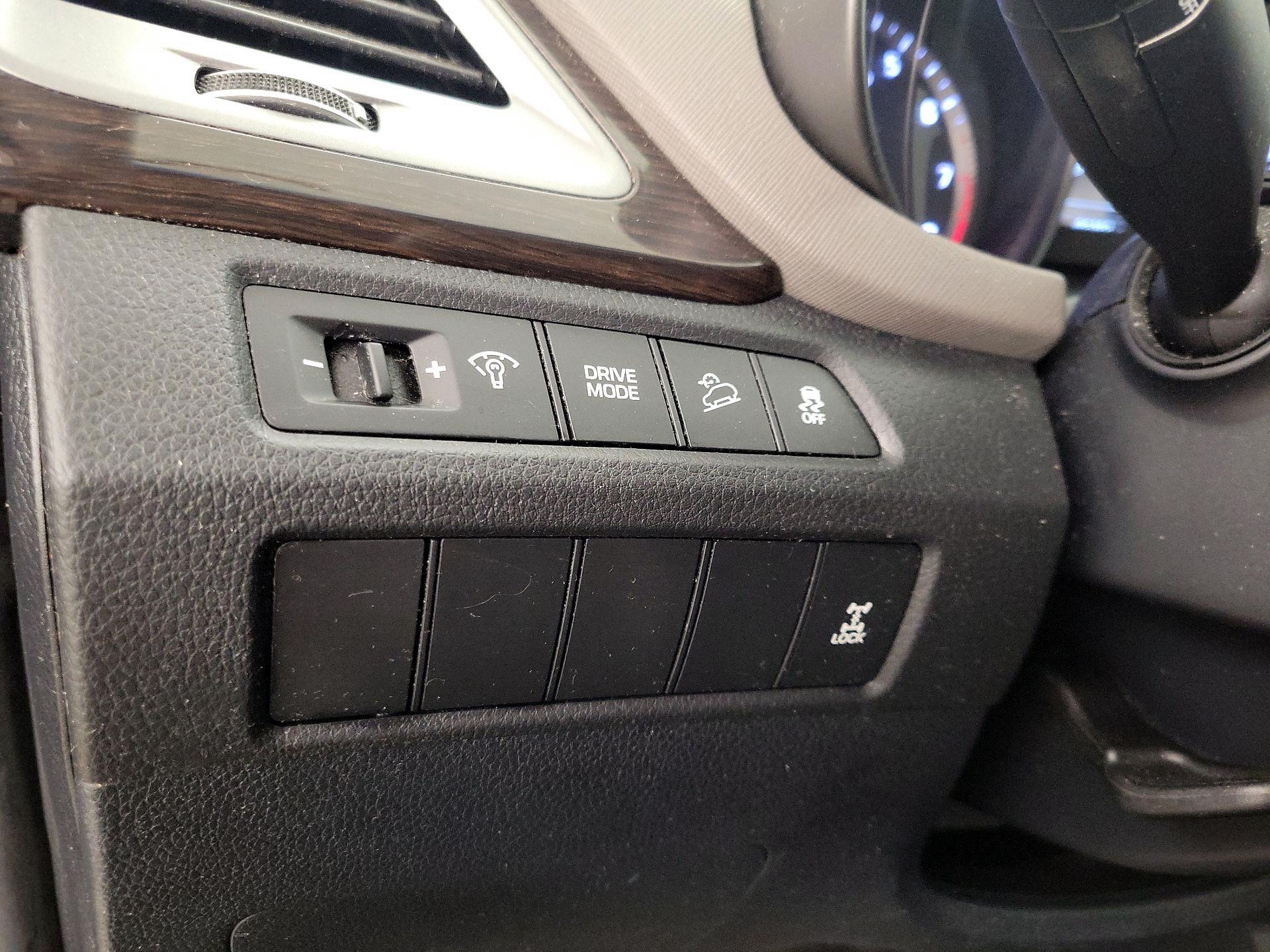 Thumbnail: 2017 Hyundai Santa Fe - 13