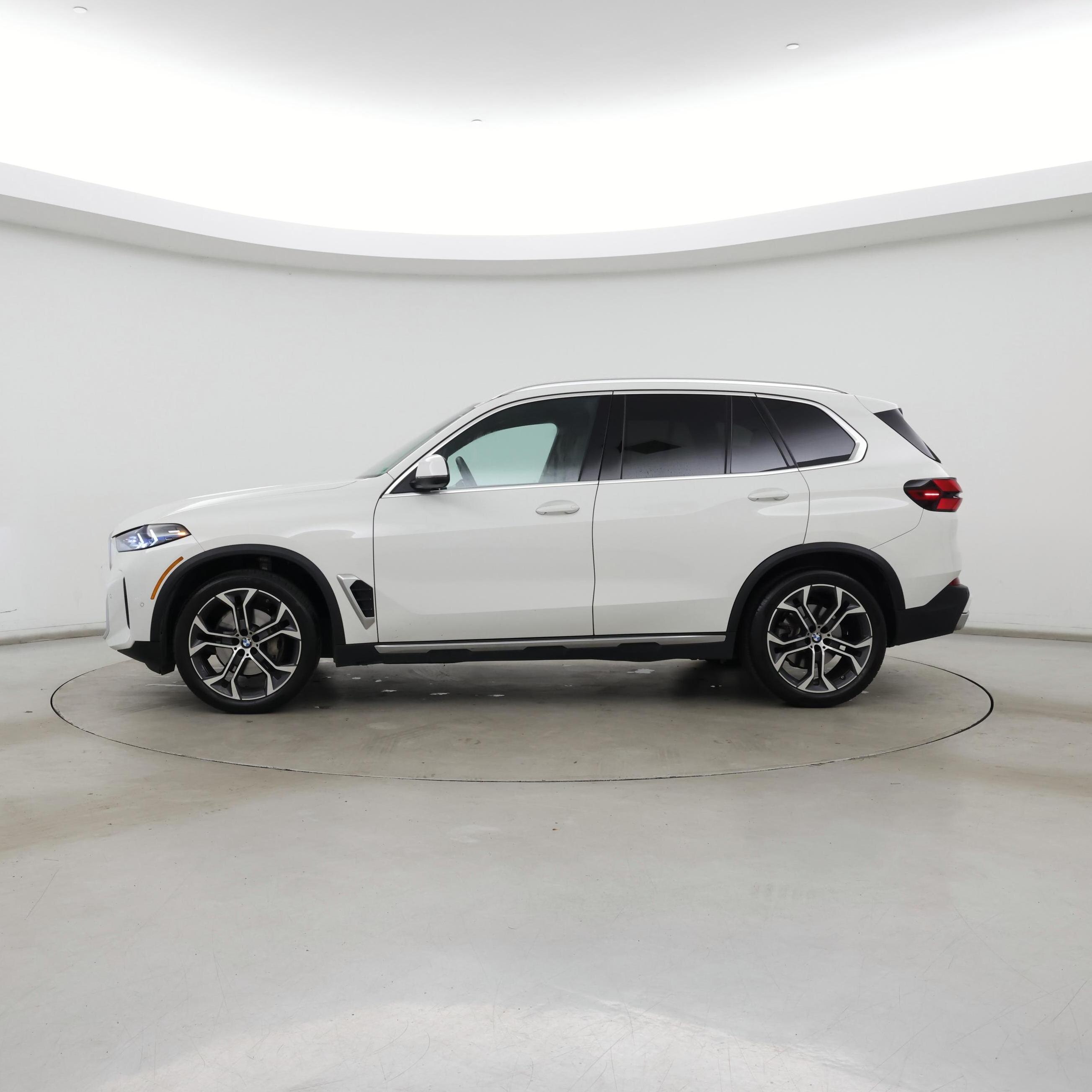 Thumbnail: 2024 BMW X5 - 3