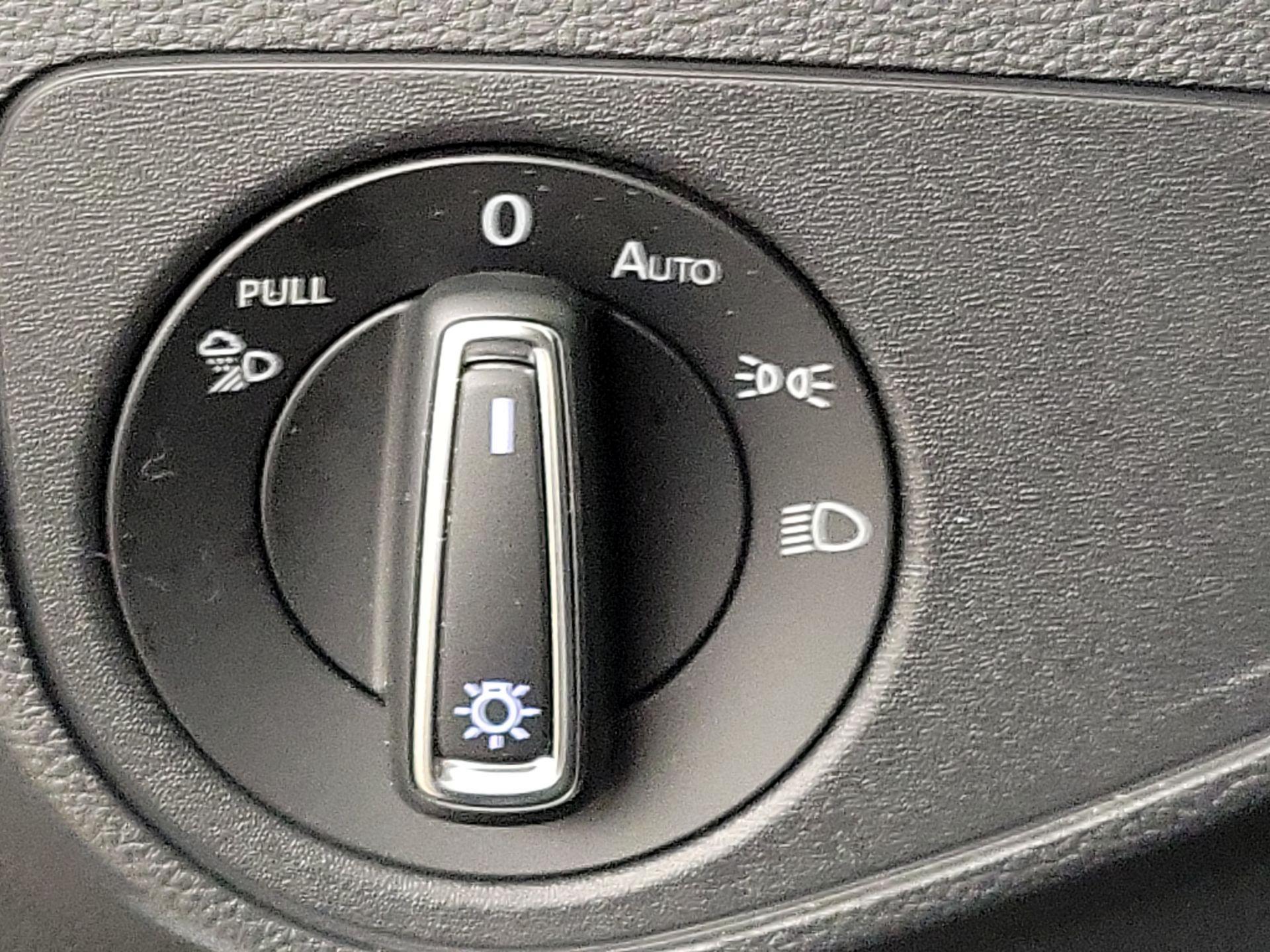 Thumbnail: 2022 Volkswagen Atlas - 13