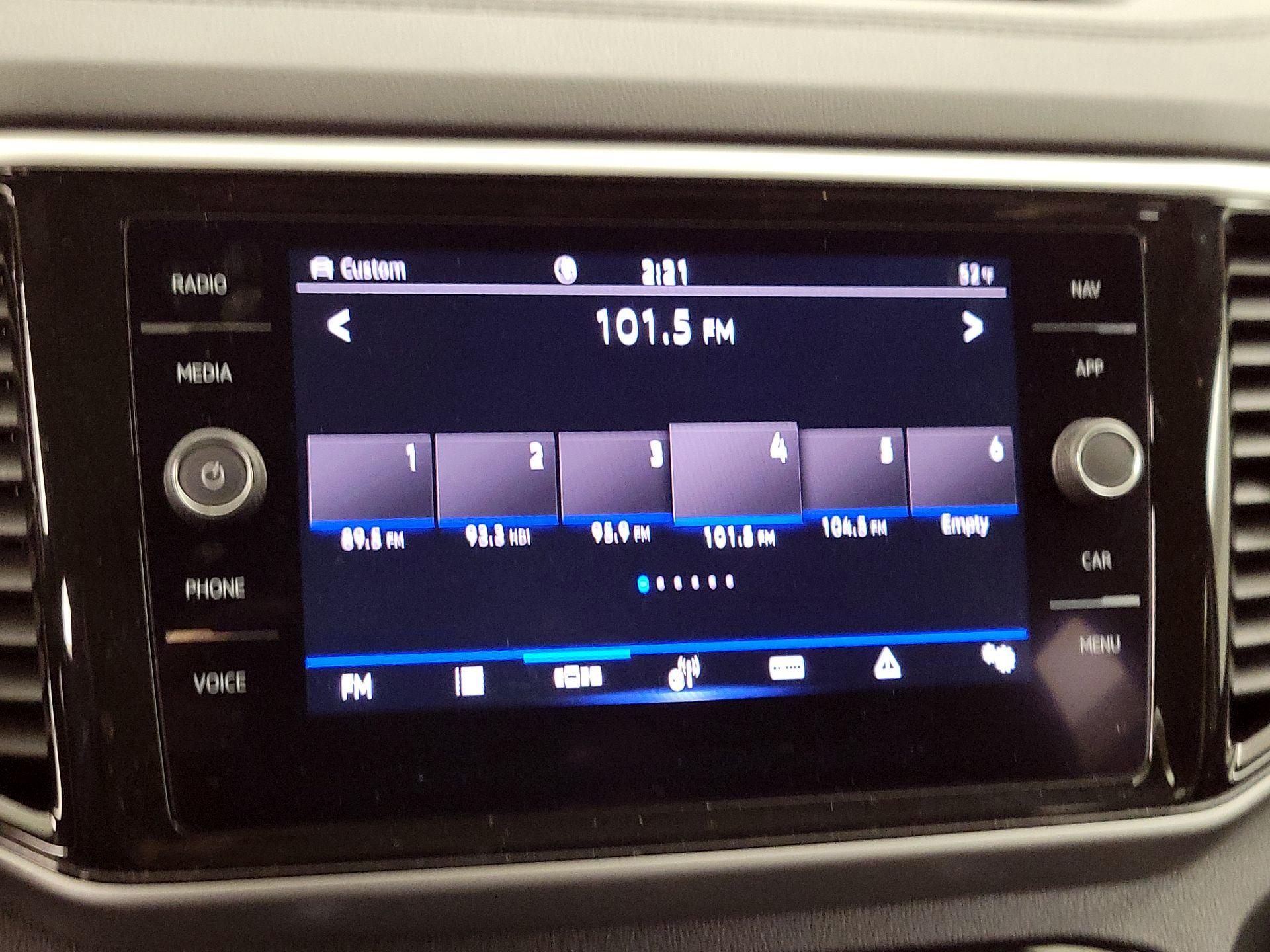 Thumbnail: 2022 Volkswagen Atlas - 16