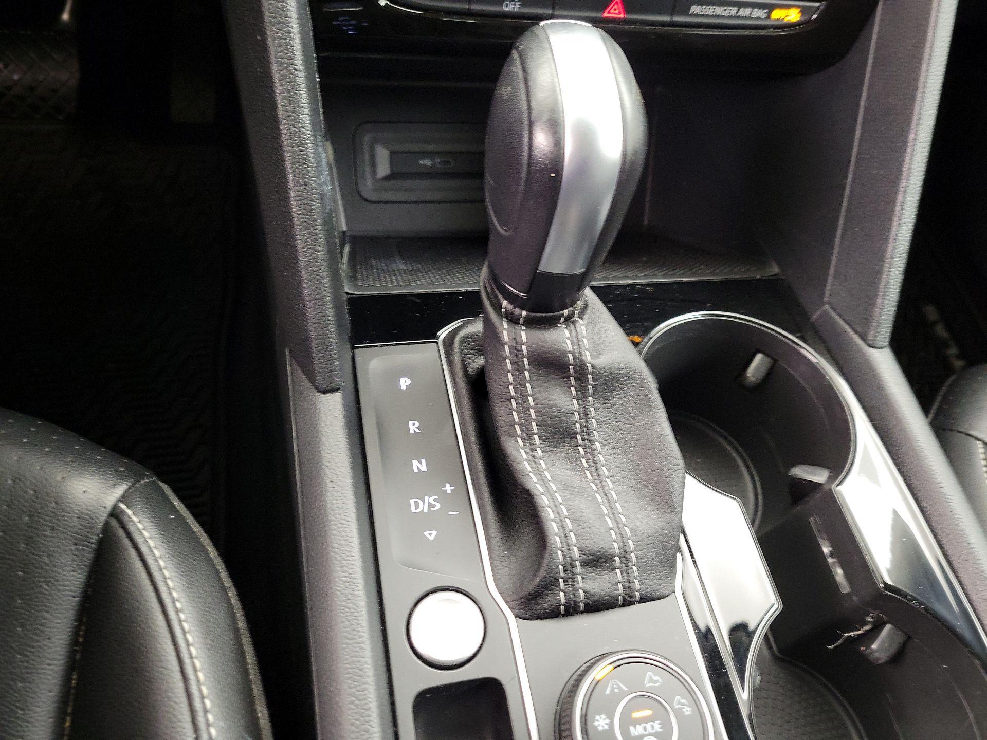 Thumbnail: 2022 Volkswagen Atlas - 18