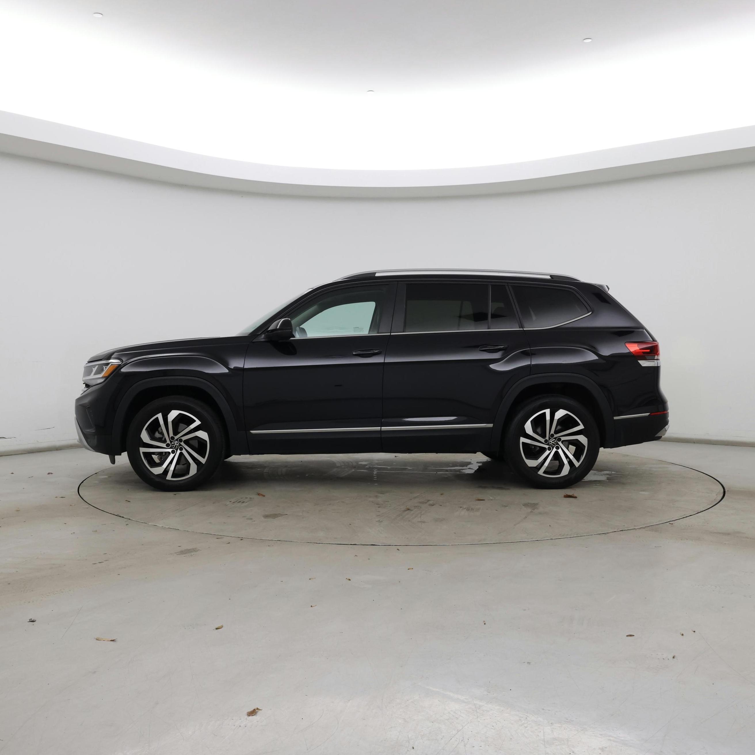 Thumbnail: 2022 Volkswagen Atlas - 3