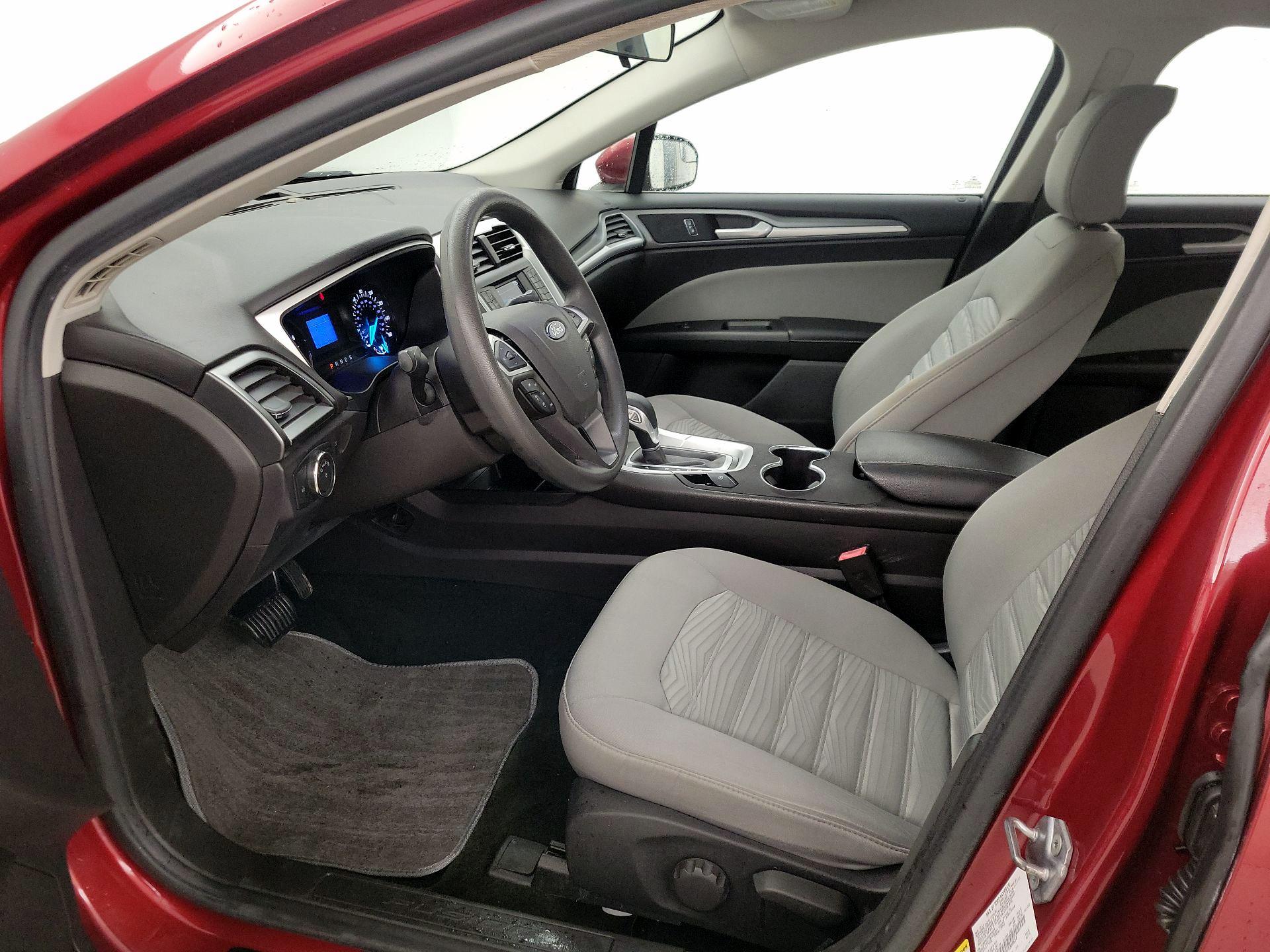 Thumbnail: 2016 Ford Fusion - 11