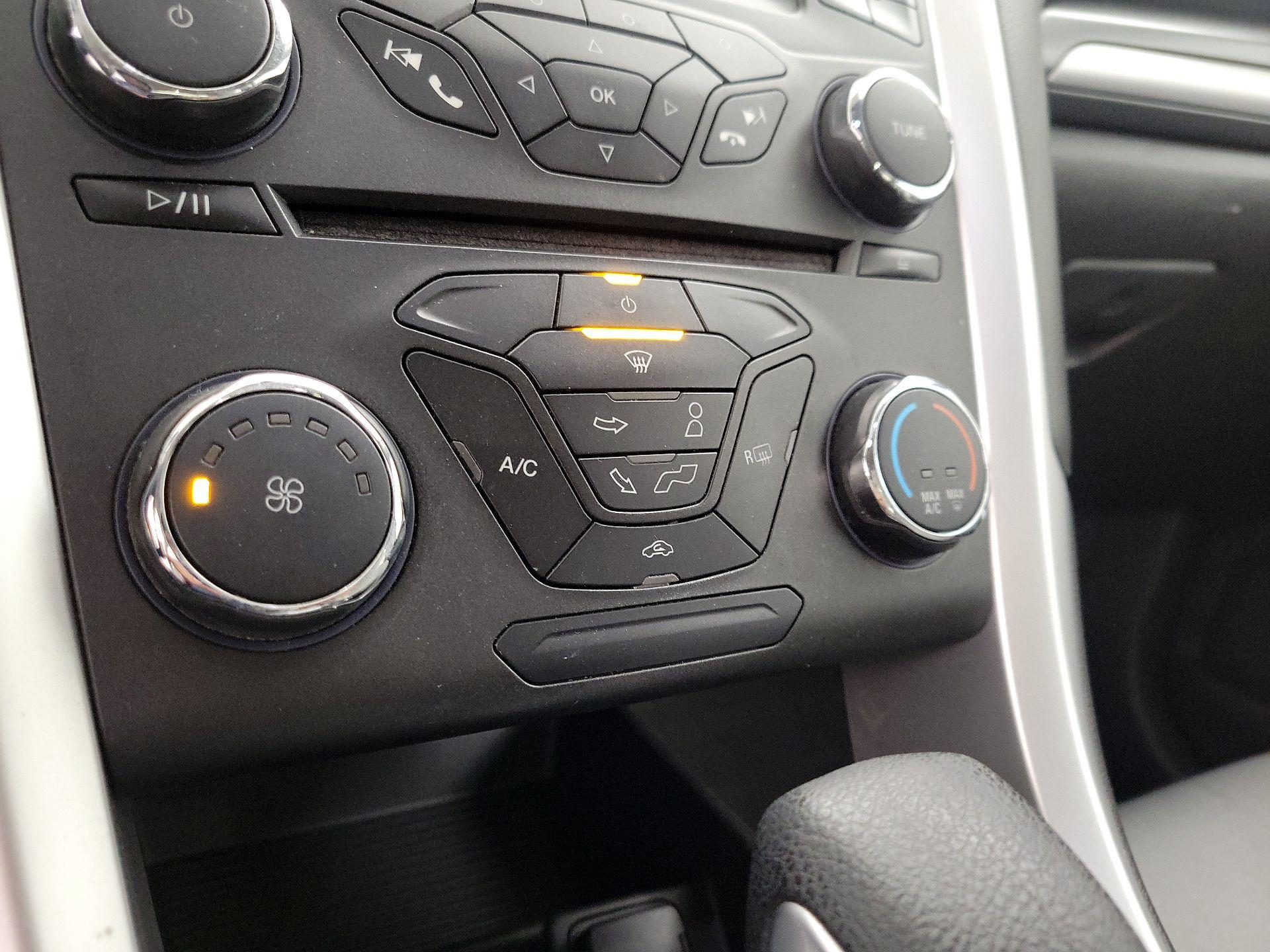 Thumbnail: 2016 Ford Fusion - 16