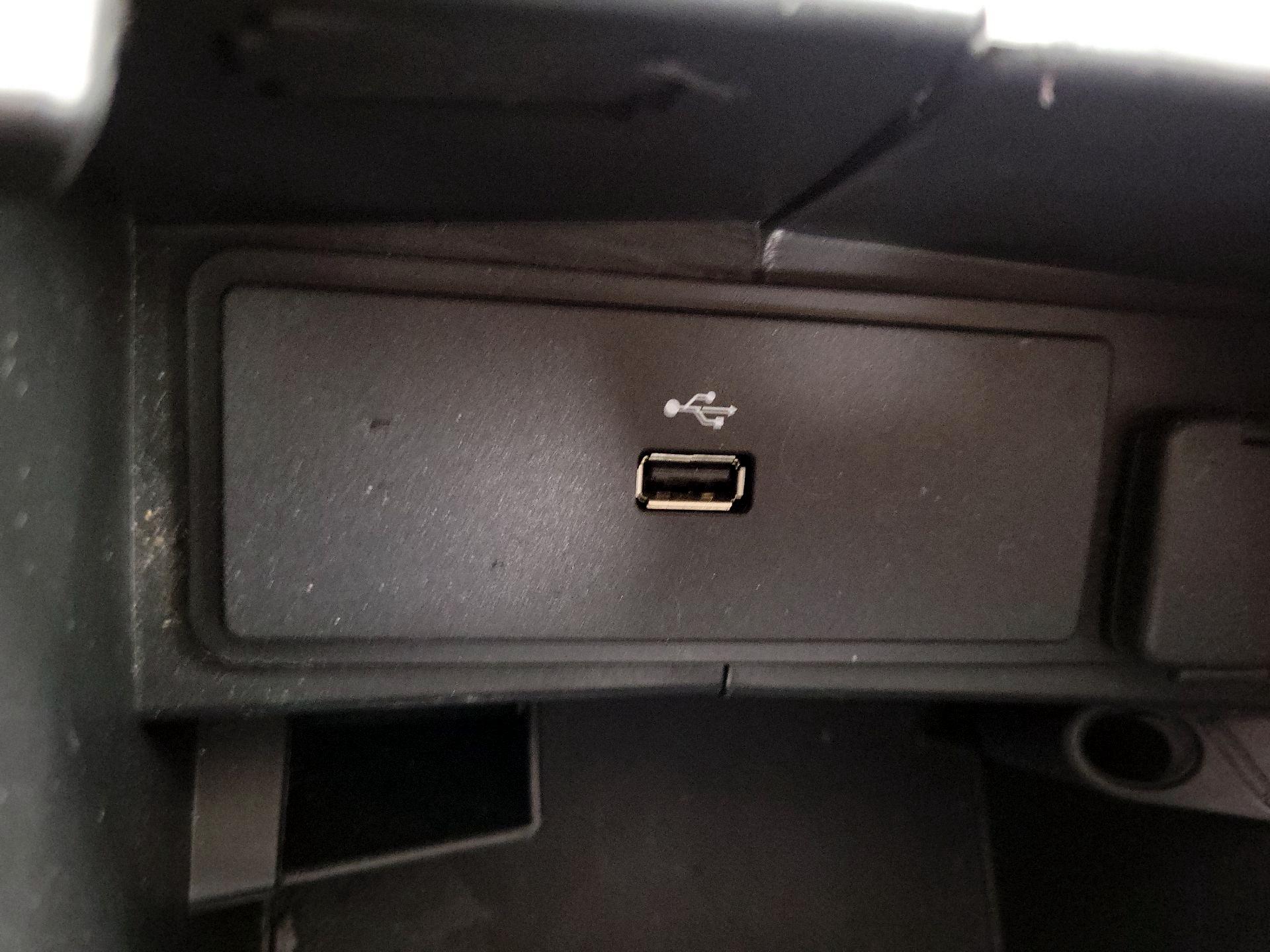 Thumbnail: 2016 Ford Fusion - 18