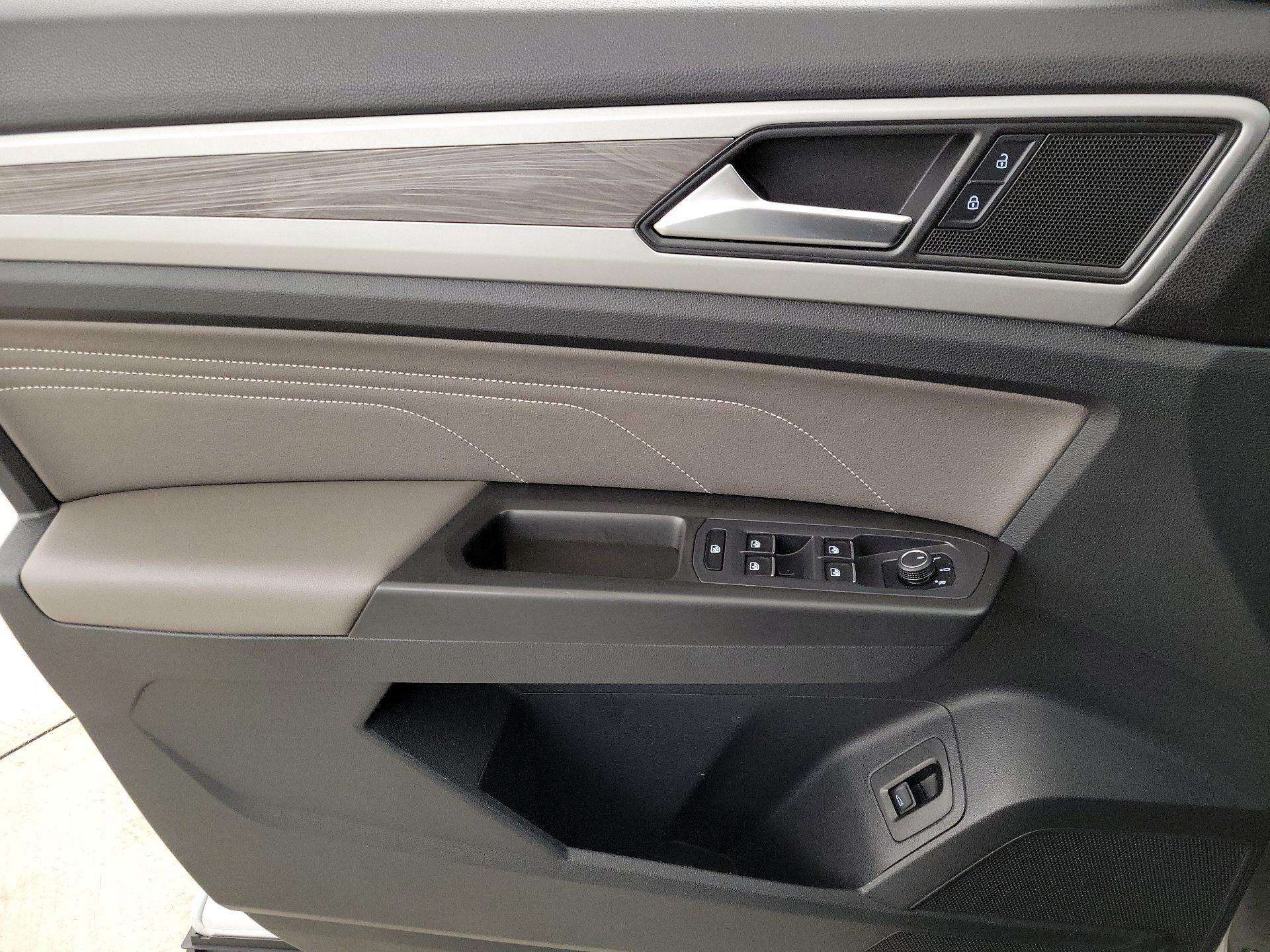 Thumbnail: 2022 Volkswagen Atlas - 12