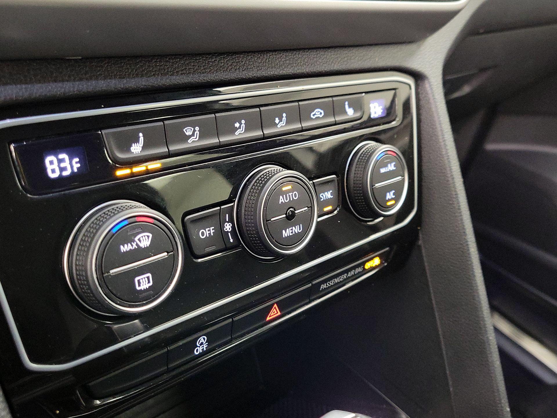 Thumbnail: 2022 Volkswagen Atlas - 16