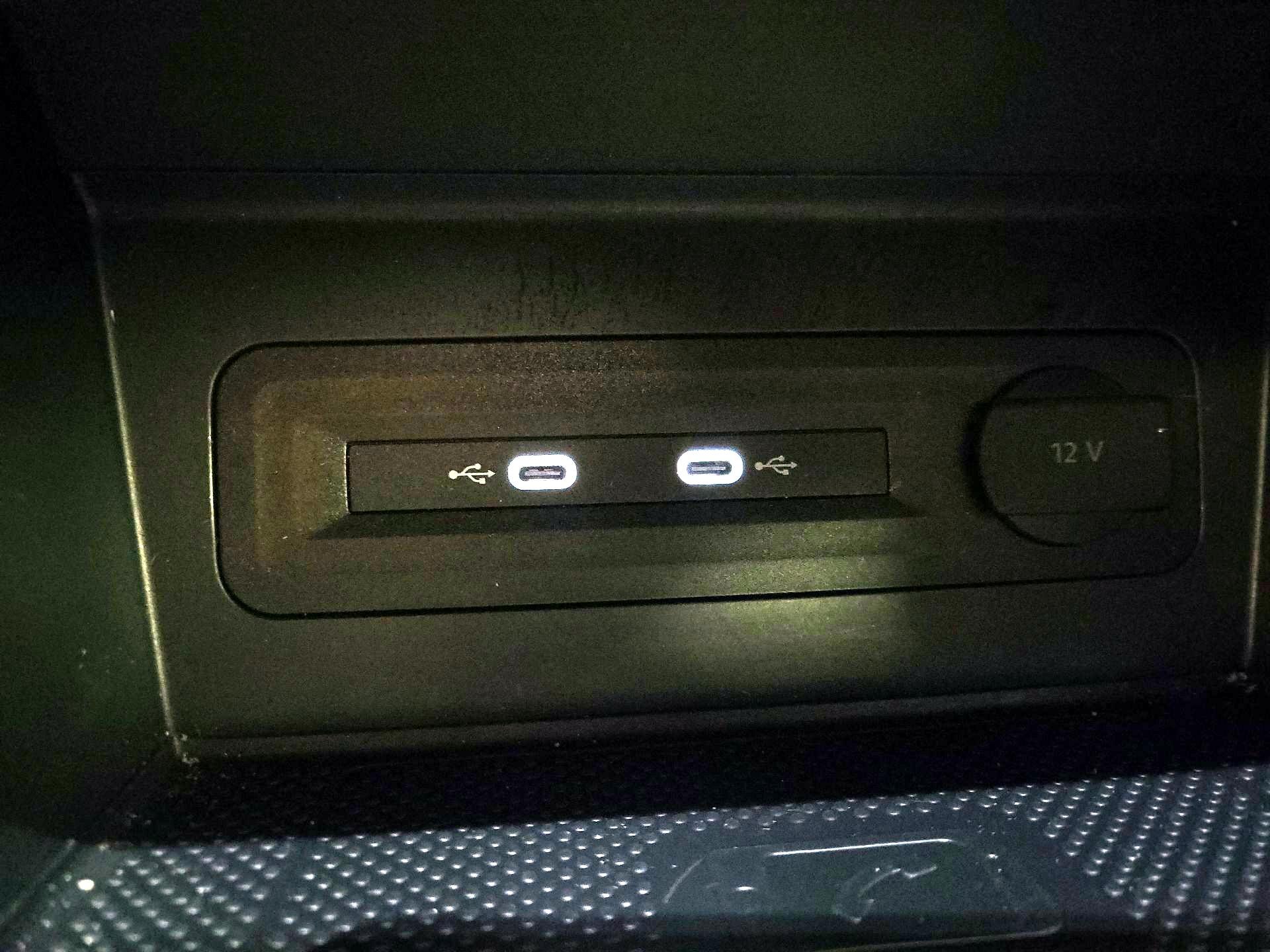 Thumbnail: 2022 Volkswagen Atlas - 18