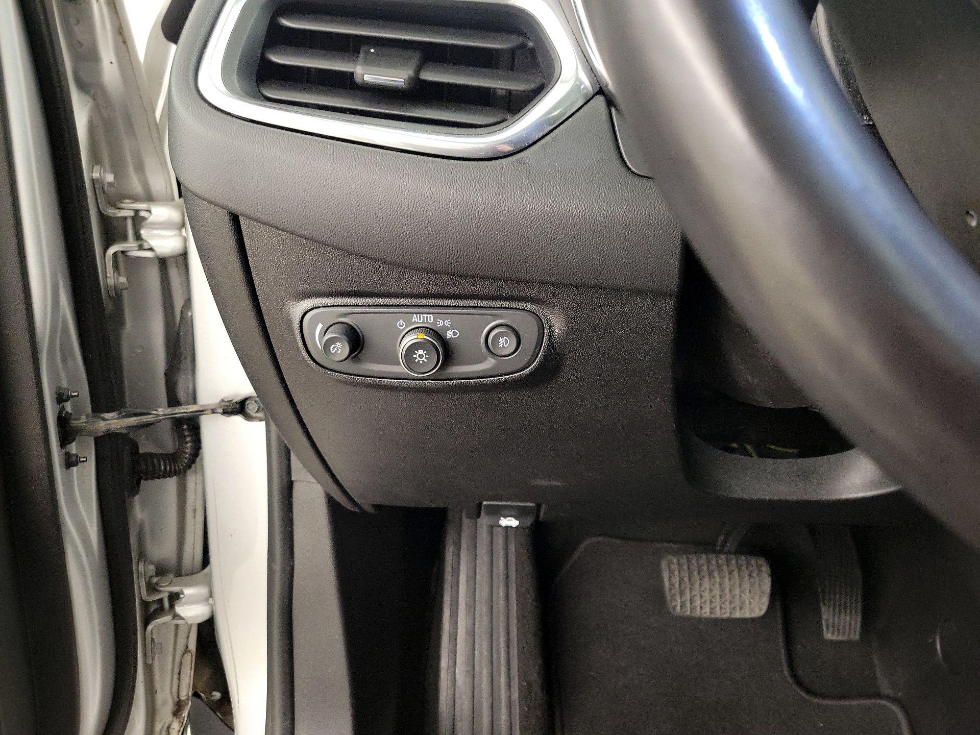 Thumbnail: 2018 Chevrolet Equinox - 13