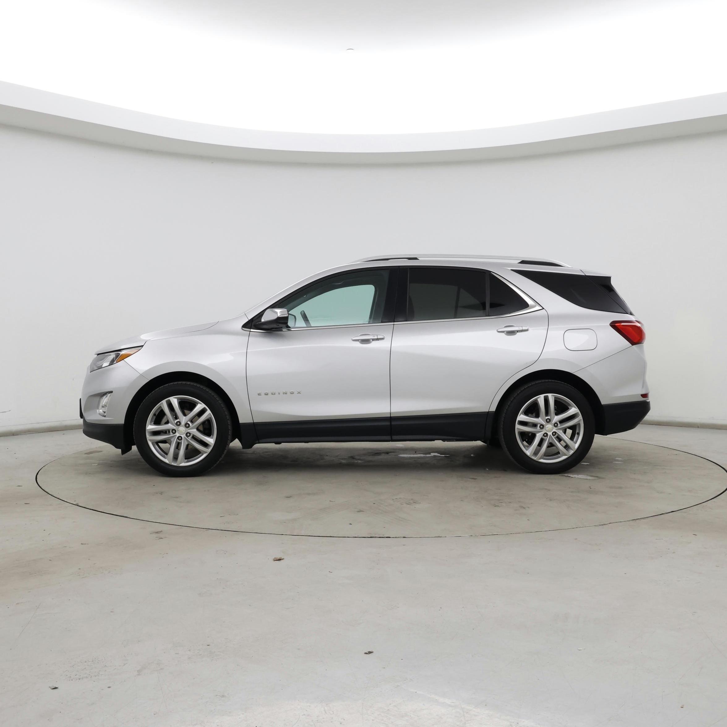 Thumbnail: 2018 Chevrolet Equinox - 3