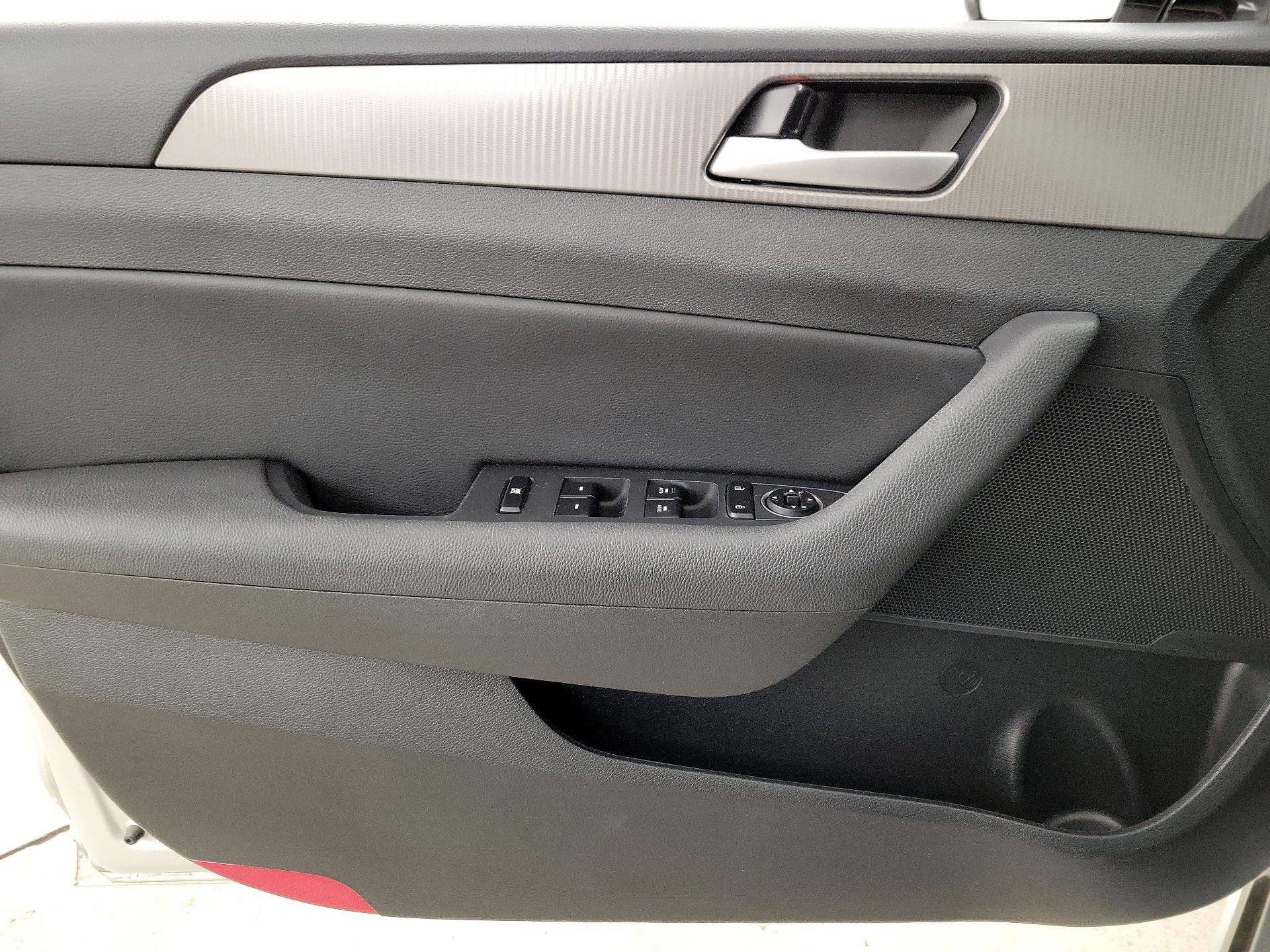 Thumbnail: 2018 Hyundai Sonata - 12