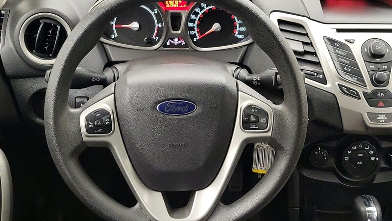 2013 Ford Fiesta SE 10