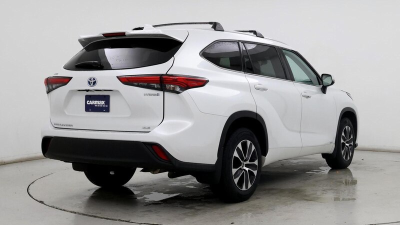 2022 Toyota Highlander XLE 8