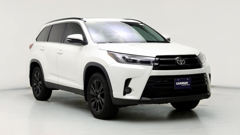 2019 Toyota Highlander SE Hero Image