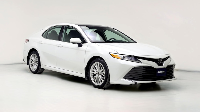 2020 Toyota Camry XLE Hero Image