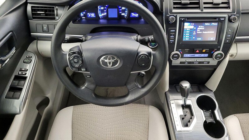 2014 Toyota Camry LE 10