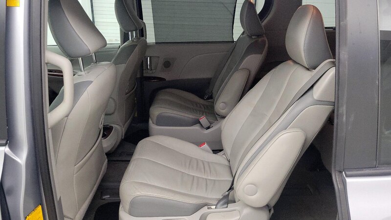 2013 Toyota Sienna Limited 20