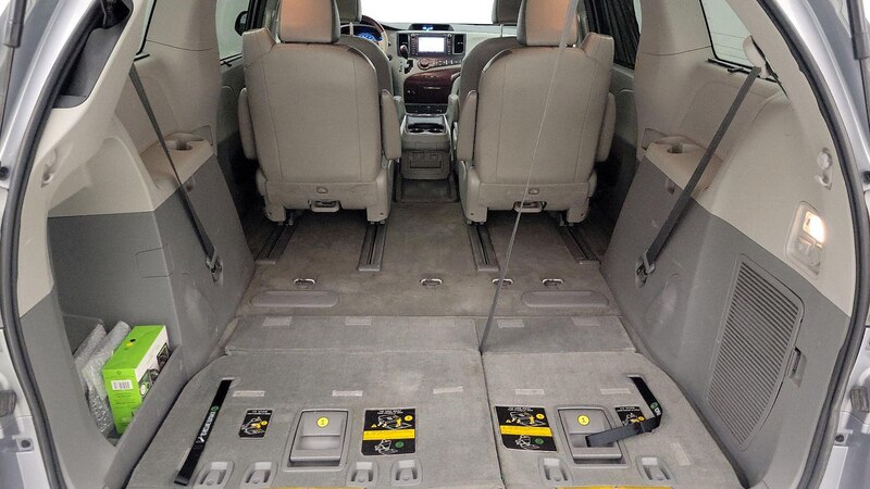 2013 Toyota Sienna Limited 23