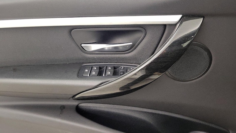2018 BMW 3 Series 330xi 12