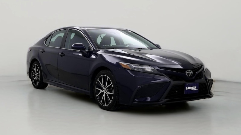 2022 Toyota Camry SE Hero Image