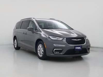 2022 Chrysler Pacifica Touring L -
                East Meadow, NY