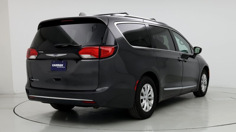 2019 Chrysler Pacifica Touring L 8