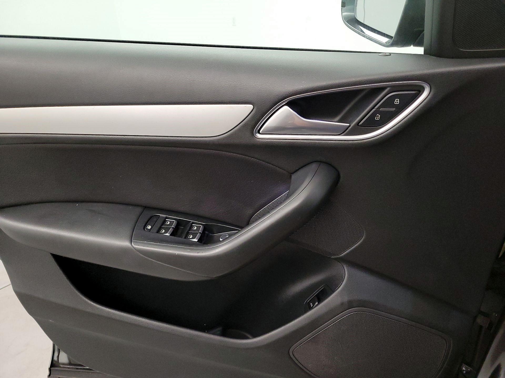 Thumbnail: 2018 Audi Q3 - 12