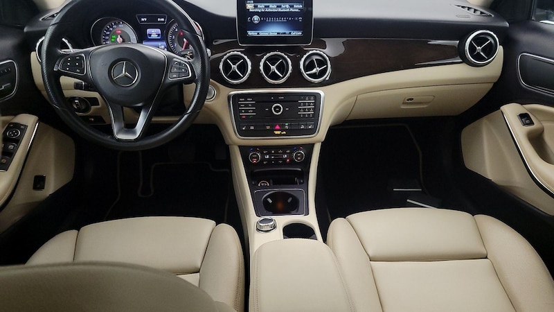 2016 Mercedes-Benz GLA 250 9