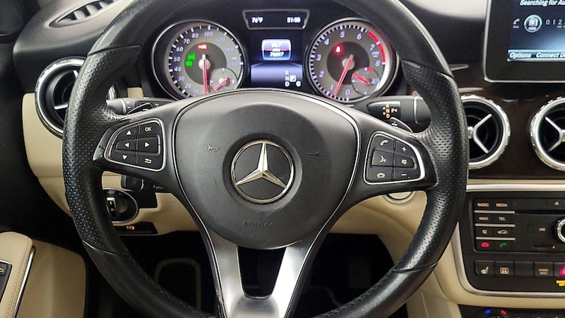 2016 Mercedes-Benz GLA 250 10