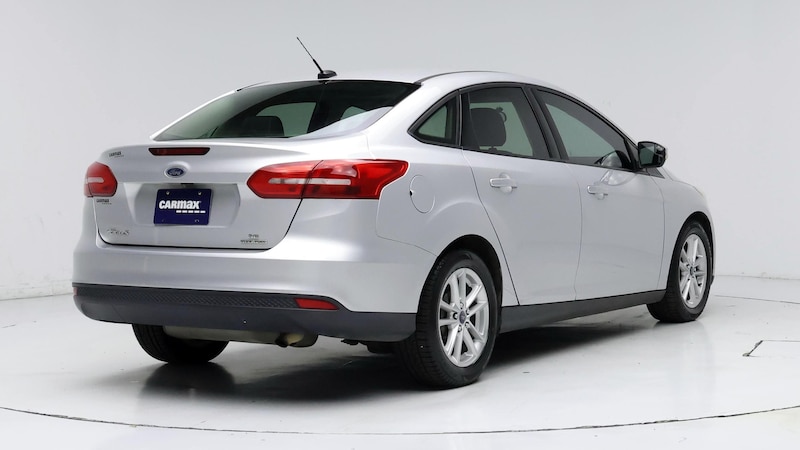 2016 Ford Focus SE 8