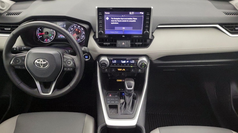 2022 Toyota RAV4 XLE Premium 9