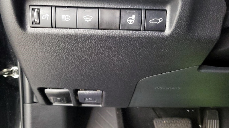 2022 Toyota RAV4 XLE Premium 13
