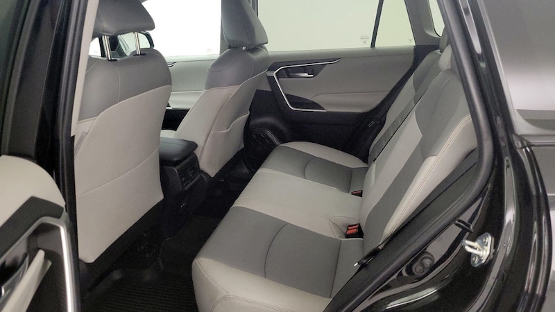 2022 Toyota RAV4 XLE Premium 21