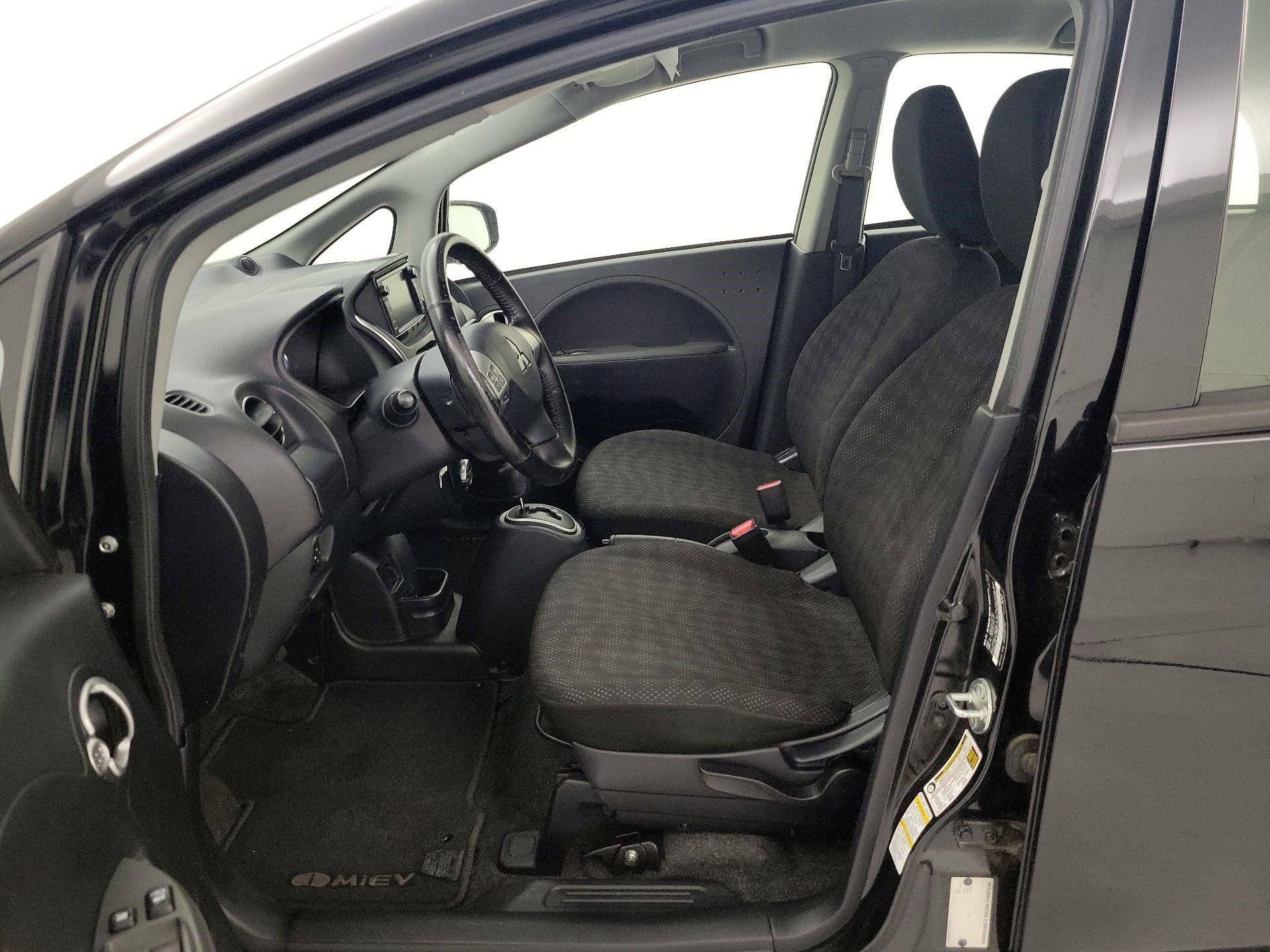 Thumbnail: 2016 Mitsubishi i-MiEV - 11