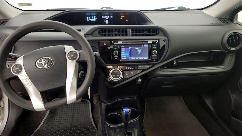 2015 Toyota Prius c One 9